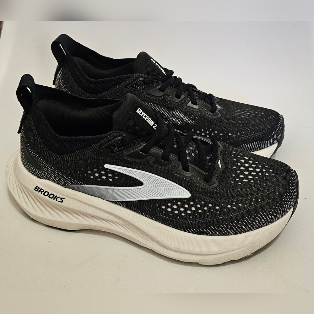 Women's Brooks Glycerin 23 size 8.5
